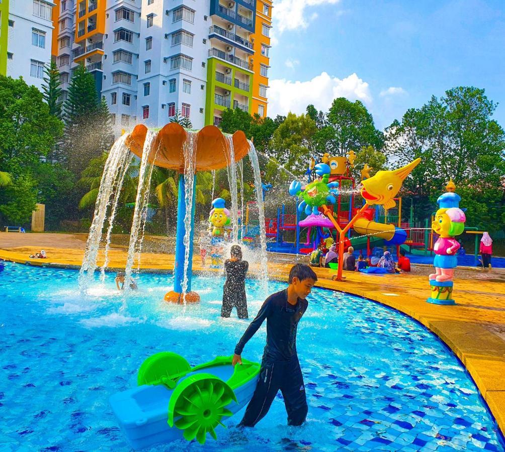 Melaka Top Largest Waterpark Resort - By Youbnb Homestay Melaka מראה חיצוני תמונה